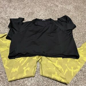 Gymshark Green Camo Pants and long-sleeve crop top-Small